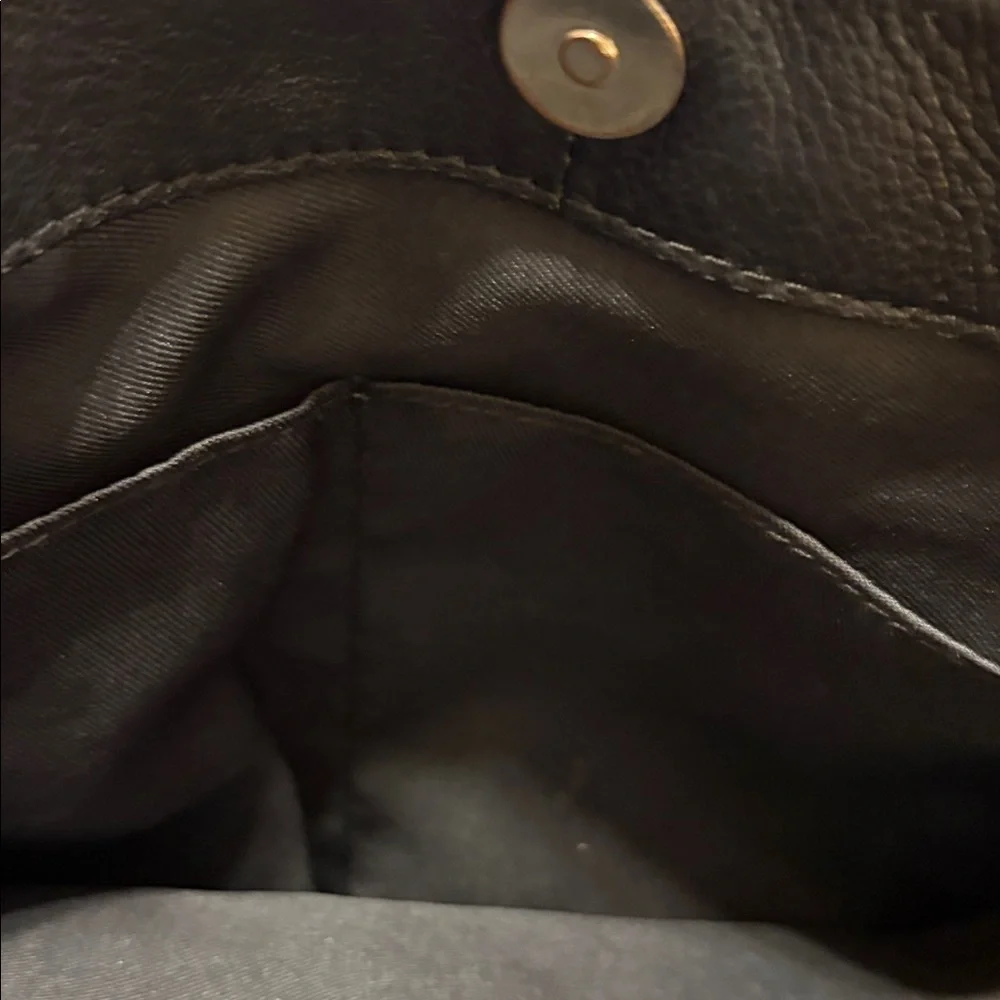 Elegant Black Leather Men's Bag